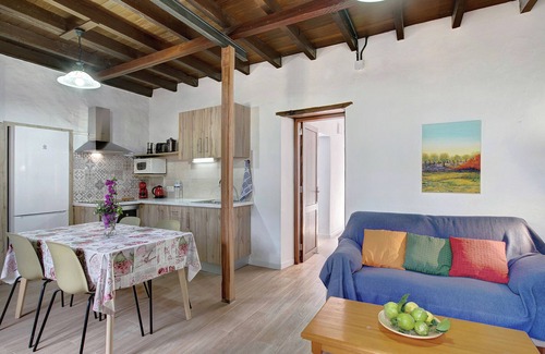 Buenavista del Norte House | Vacation Home 'Casa La Zahorra' with Mountain View, Private Terrace and Wi-Fi