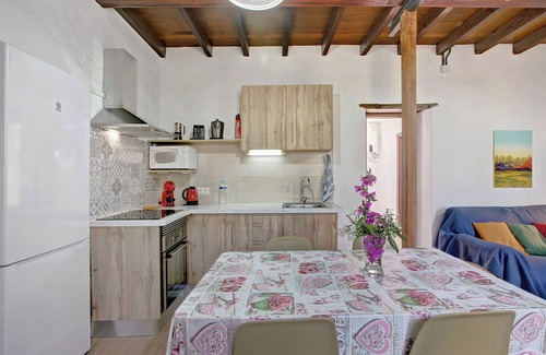 Buenavista del Norte House | Vacation Home 'Casa La Zahorra' with Mountain View, Private Terrace and Wi-Fi
