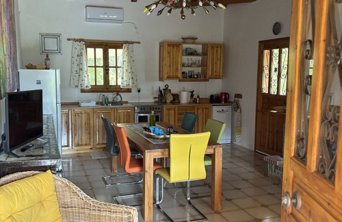 Vasilitsion House | Vacation Home "Divas Gartenhaus" with Sea, Mountain and Village View
