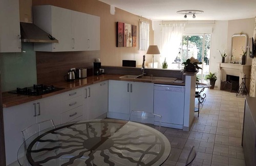 La Porcherie House | Vacation Home 'Gîte Les Dahlias' with Pool, 2 Terraces & Wi-Fi