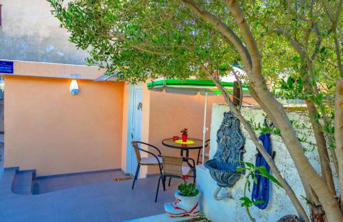 Novi Vinodolski Apartment | Vacation Home Grill & Chill with 350m2 garden with BBQ