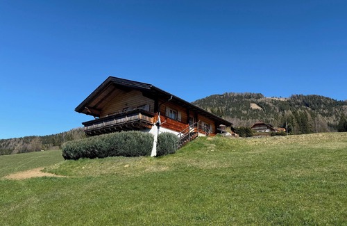 Gschriet House | Vacation home in a quiet location with a view of Lake Millstättersee.