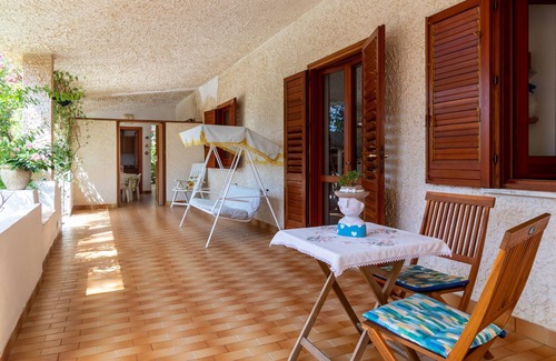 Cava dʼAliga House | Vacation Home in Cava D'Aliga Close to the Sea with Private Terrace & Garden