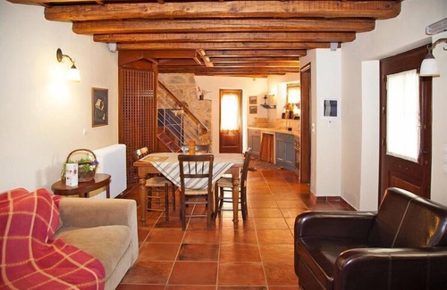 Archanes House | Vacation home in the Archanes with balcony