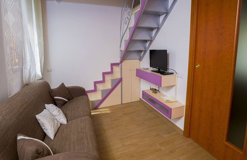 Cetara Apartment | Vacation home in the center of Cetara between sun, beach and sea.