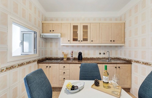 Playa San Juan House | Vacation Home 'La Casa De Tina' with Sea View, Private Terrace and Wi-Fi