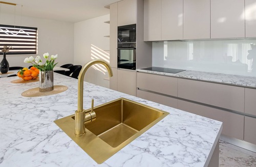 Donji Prolozac House | Vacation home Noel by Interhome