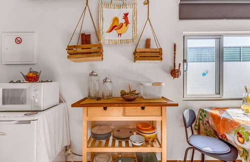 Sao Simao House | Vacation Home "O Mundo Da Lua - Galinheiro" with Shared Garden & Wi-Fi
