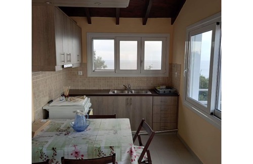 Pentati House | Vacation Home "Pantheon House" with Sea View, Balcony & Wi-Fi