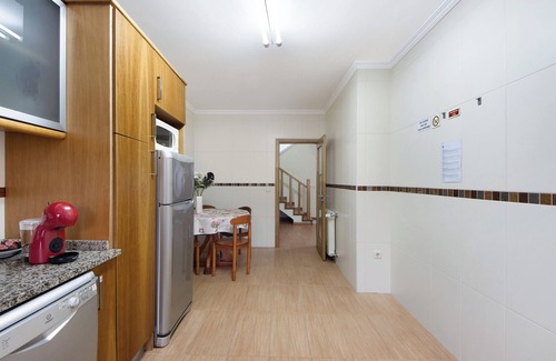 Ilhavo House | Vacation Home "Vivenda Sol E Mar" with 2 Private Terraces, 3 Balconies & Wi-Fi