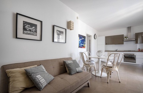 Savelletri House | Vacation Home "Rooftop Gallery, Savelletri" with Sea View, Private Terrace & Wi-Fi