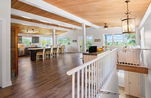 George Town House | Vacation Home - Spacious, Convenient, Views! Only a 2-3 min walk to the beach.