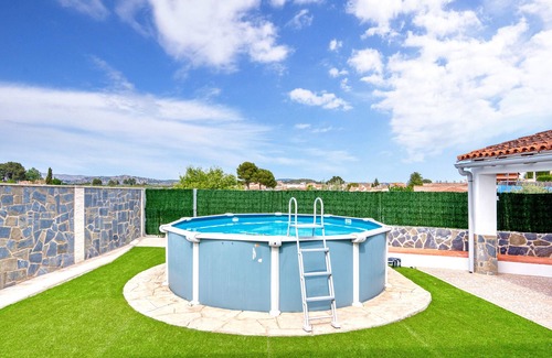 Macastre House | Vacation Home "Violeta Grande" with Mountain View, Private Pool & Wi-Fi