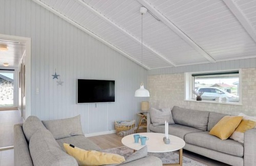 Bjerregard Strand House | Vacation home "Yvette" - 100m from the sea in Western Jutland in Hvide Sande - 6 persons, 4 bedrooms