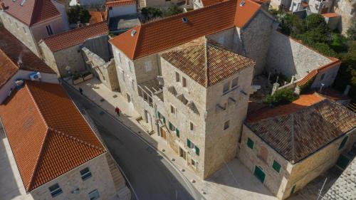 Pucisca Apartment | Vacation house "Kaštil" Pučišća - Brač