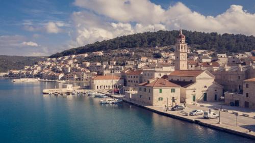 Pucisca Apartment | Vacation house "Kaštil" Pučišća - Brač