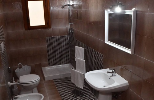 Cavallino Apartment | Vacation House Lu Piru, five minutes from the center of Cavallino and surrounded by greenery