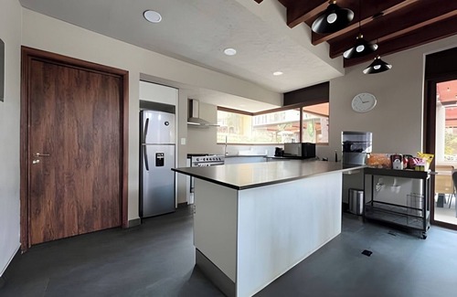 Valle de Bravo House | Vacation house with private pool and hottub