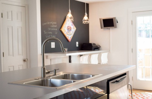 West End House | Vacation Rental House in Downtown Greenville SC With 6 Bedrooms, Sleeps 16