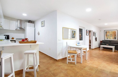 Tejina Apartment | Vacation 'Tejina De Isora' with Private Terrace and Wi-Fi