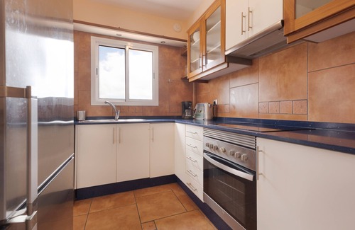 Bahia Calma Apartment | Vacation 'Teneriffa' with Shared Pool, Wi-Fi and Air Conditioning