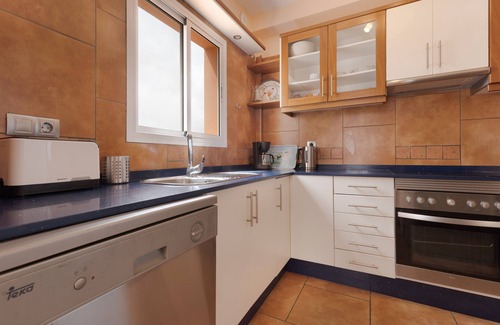 Bahia Calma Apartment | Vacation 'Teneriffa' with Shared Pool, Wi-Fi and Air Conditioning