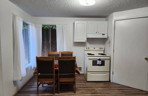 Coos Bay House | Vacation unit B.Large family unit