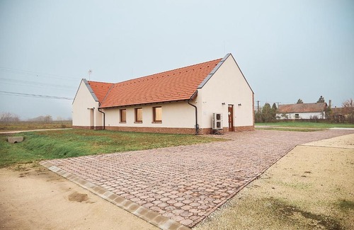 Izsak House | Vadvirág Vendégház