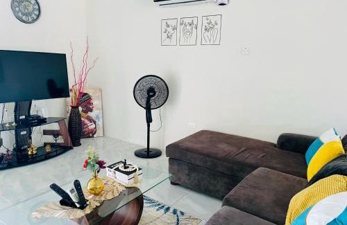 Discovery Bay Apartment | VaeTropicalParadise Free Beach & Pool Access