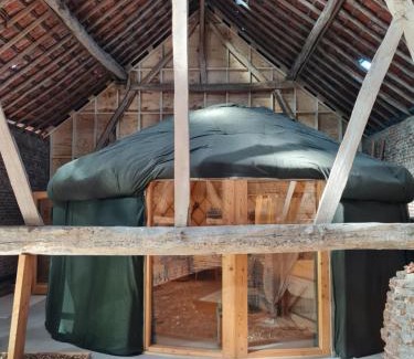 Eckelrade House | Vakantiewoning in monumentale boerderij met yurt