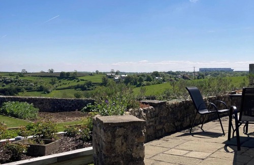 Llancarfan Cottage | Vale of Glamorgan - Cottage - Sleeps 4 - Parking
