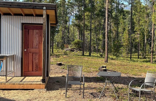 Valemount Cabin | Valemount Mountain Bunkie