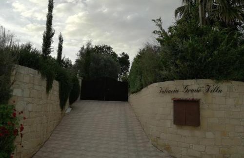 Miliou Villa | Valencia Grove Villa