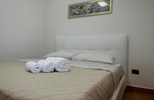 Capodrise Apartment | Valentino Bed And Breakfast