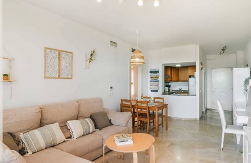 Puerto de la Duquesa Apartment | VALGA Quiet coastal retreat with sea views