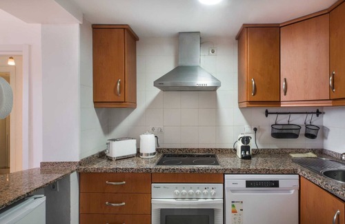 Puerto de la Duquesa Apartment | VALGA Quiet coastal retreat with sea views
