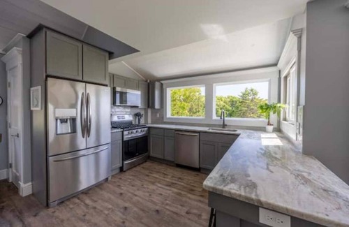 Fairhaven Cottage | “Valhalla” on West Island