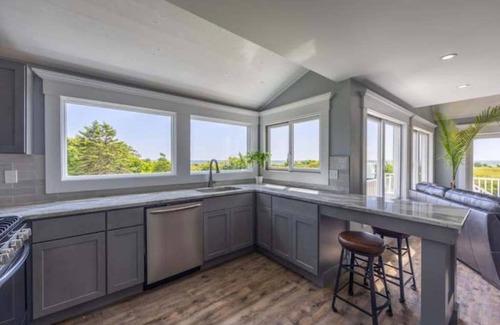 Fairhaven Cottage | “Valhalla” on West Island