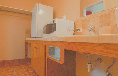 Weslaco Hotel | Vali Ho Motel By OYO Weslaco Mercedes