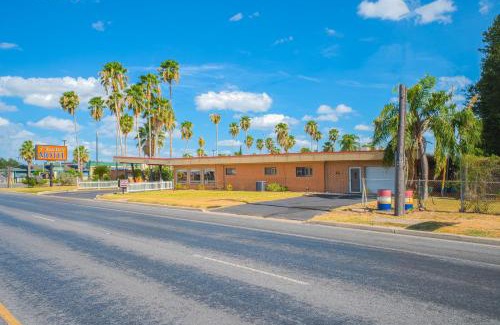 Weslaco Hotel | Vali Ho Motel By OYO Weslaco Mercedes