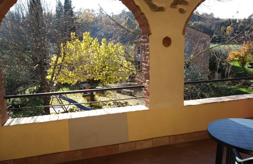 Toiano Villa | Vallacchi bed and breakfast Tuscany accomodation perfect for relaxing free wifi