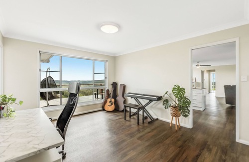 Hampton Villa | Valley Breeze Hideaway near Toowoomba