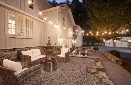 Vilas House | Valley Farmhouse Retreat
