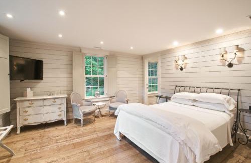 Vilas House | Valley Farmhouse Retreat