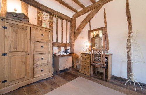 Halesworth Bed & Breakfast | Valley Farmhouse, Westhall