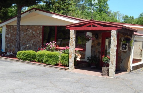Pine Mountain Valley Hotel | Valley Inn - Hamilton Ga