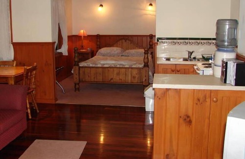 Bellbrae Apartment | Valley View 1BR Studio cottage (No pets allowed)