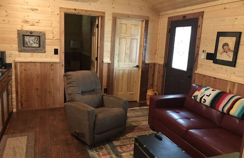 Rainbow Cabin | Valley View Cabin at Brazos House Retreat