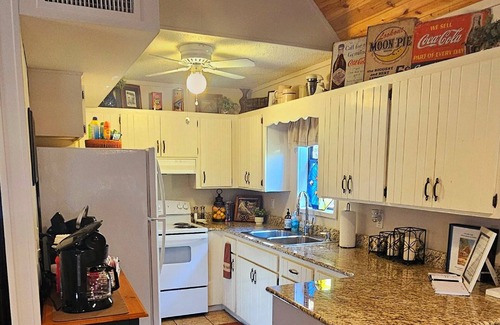 Russellville Ski Chalet | Valley View Chalet on top of Nebo State Park