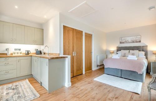 Alderbury House | Valley View Cottage-Ukc5157